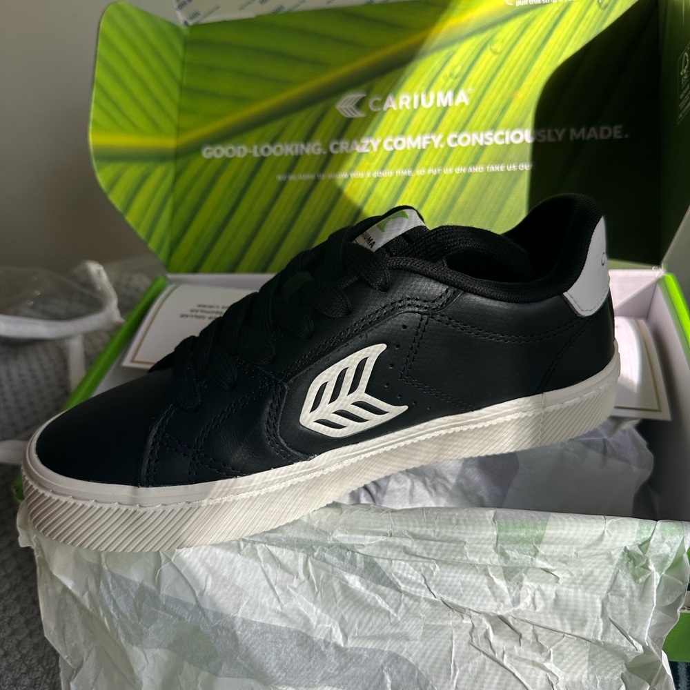 Cariuma Salvas Black and White Sneakers (Leather)